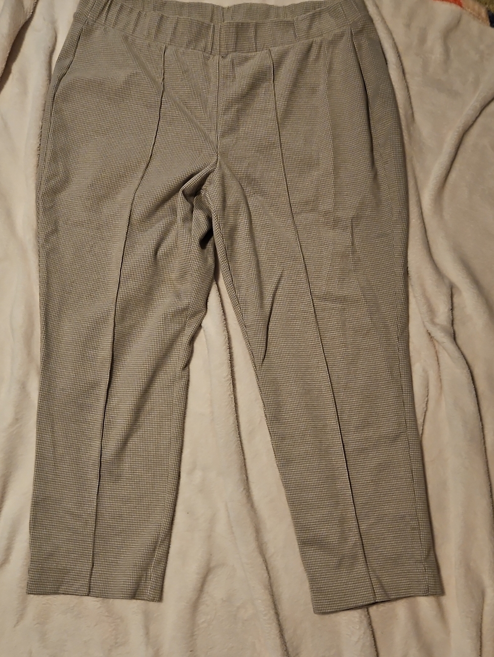 croft & barrow Tan and White Micro-Check Dress Pants